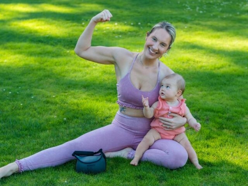 Postnatal yoga and Baby massage class (June)